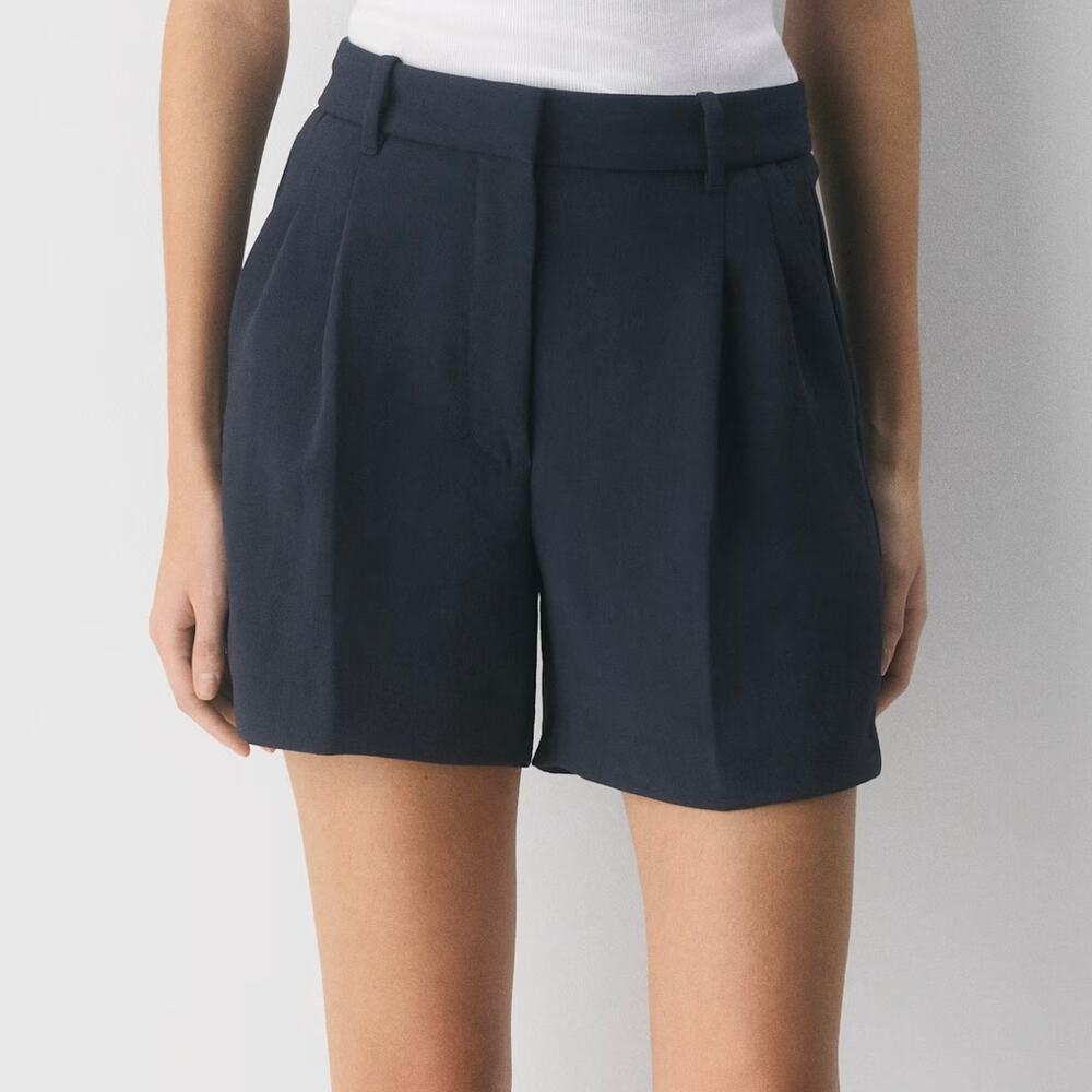 NWT Aritzia The Effortless Short Mid-Thigh - Crepette - Dark Night Navy - Size 8
